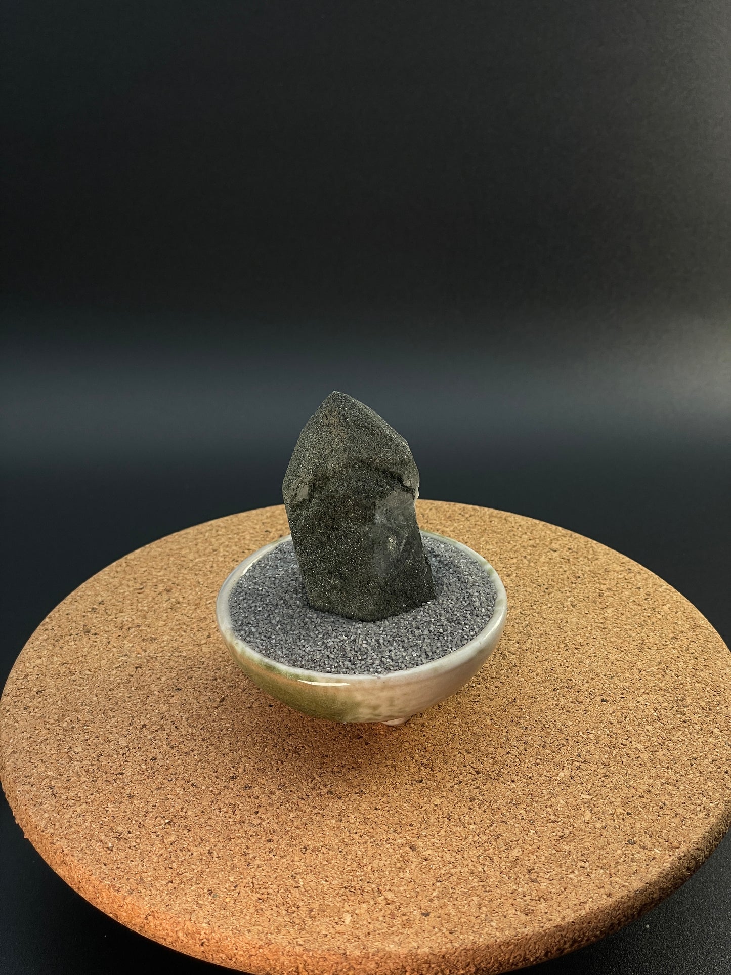 綠泥石綠幽靈水晶共生 2件組 (Deep Forest Chlorite & Quartz Mountain Twin Set)