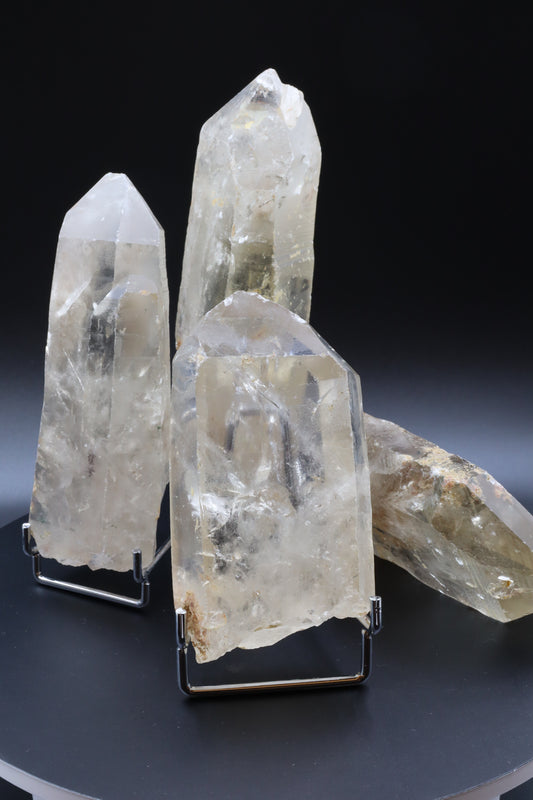 四柱白水晶陣 (Sacred Four-Pillar Clear Quartz Resonance Grid)
