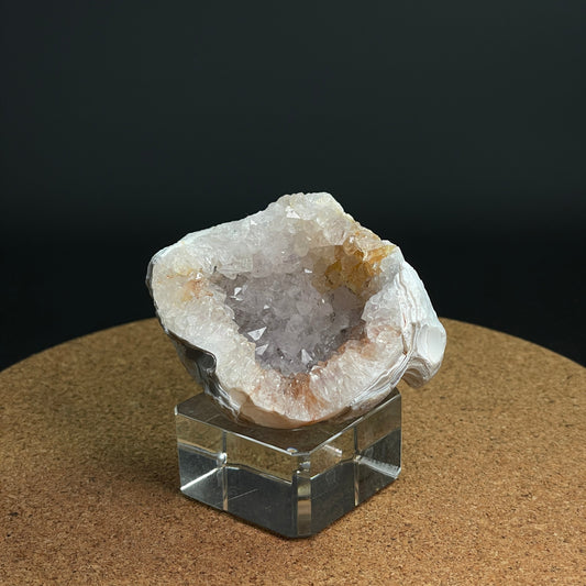 白水晶洞聚寶盆 Clear Quartz Geode